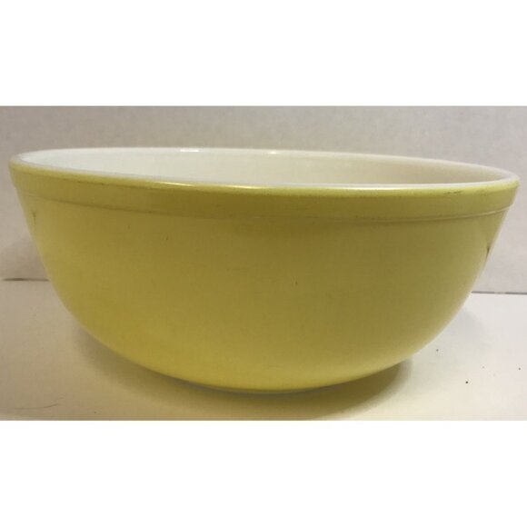 Pyrex 4Qt  Yellow Nesting Mixing Bowl #404 Vintage Clean - Picture 2 of 9